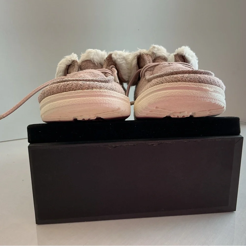 HEYDUDE Wendy Faux Fur Lined Slip On Pink Youth Y2/L3 Cozy Casual